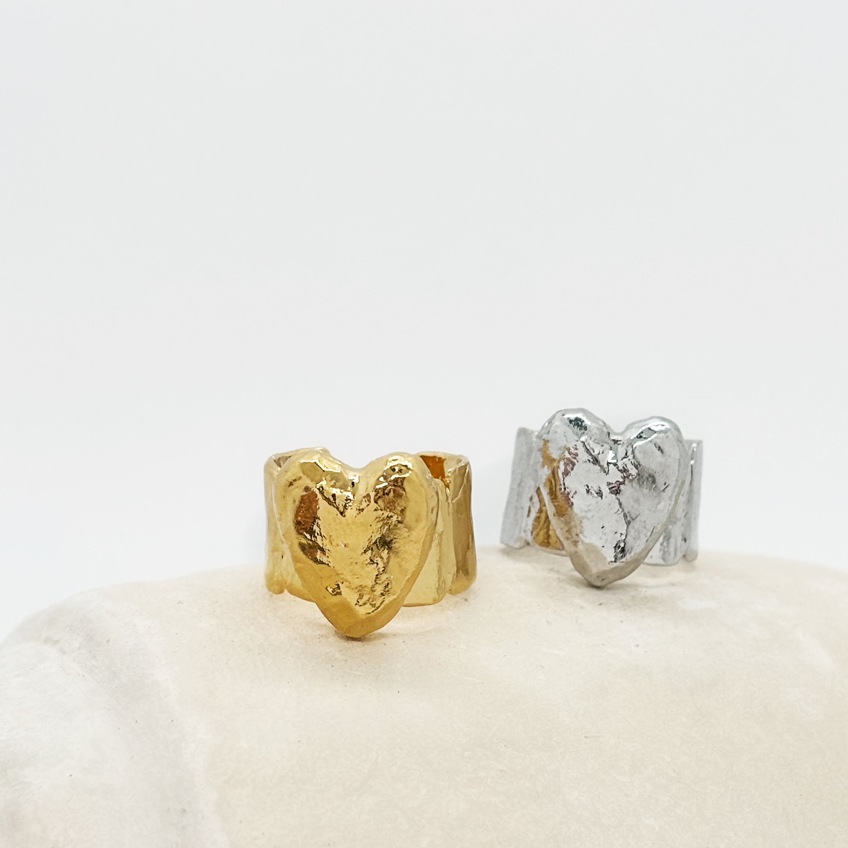 Elise Tsikis - Egra Heart Adjustable Ring