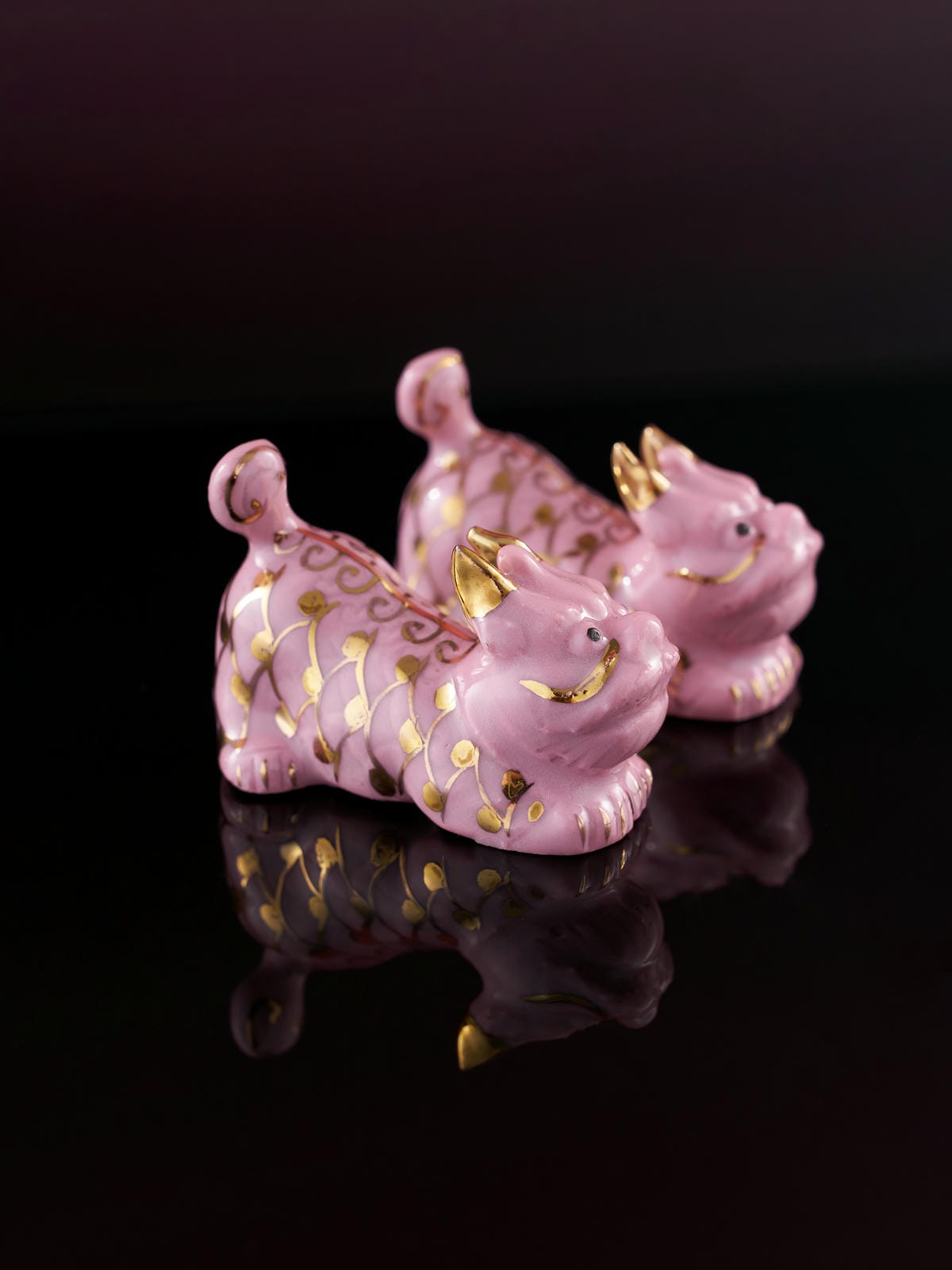 XI XING LE - Hand-Painted Gold Powder Pixiu Ornament (Pair)