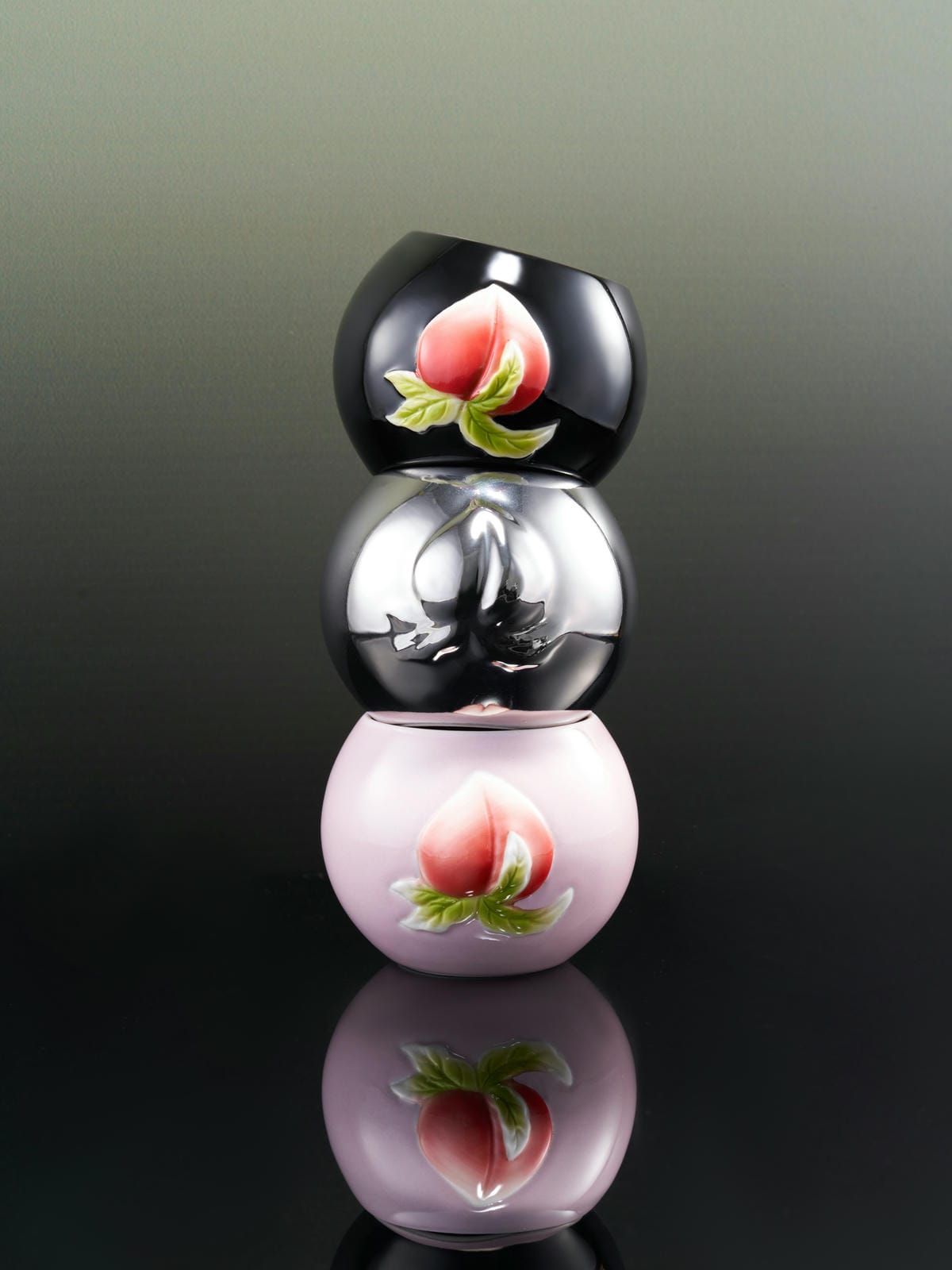 XI XING LE - Fulu Peach Round Teacups -  pair