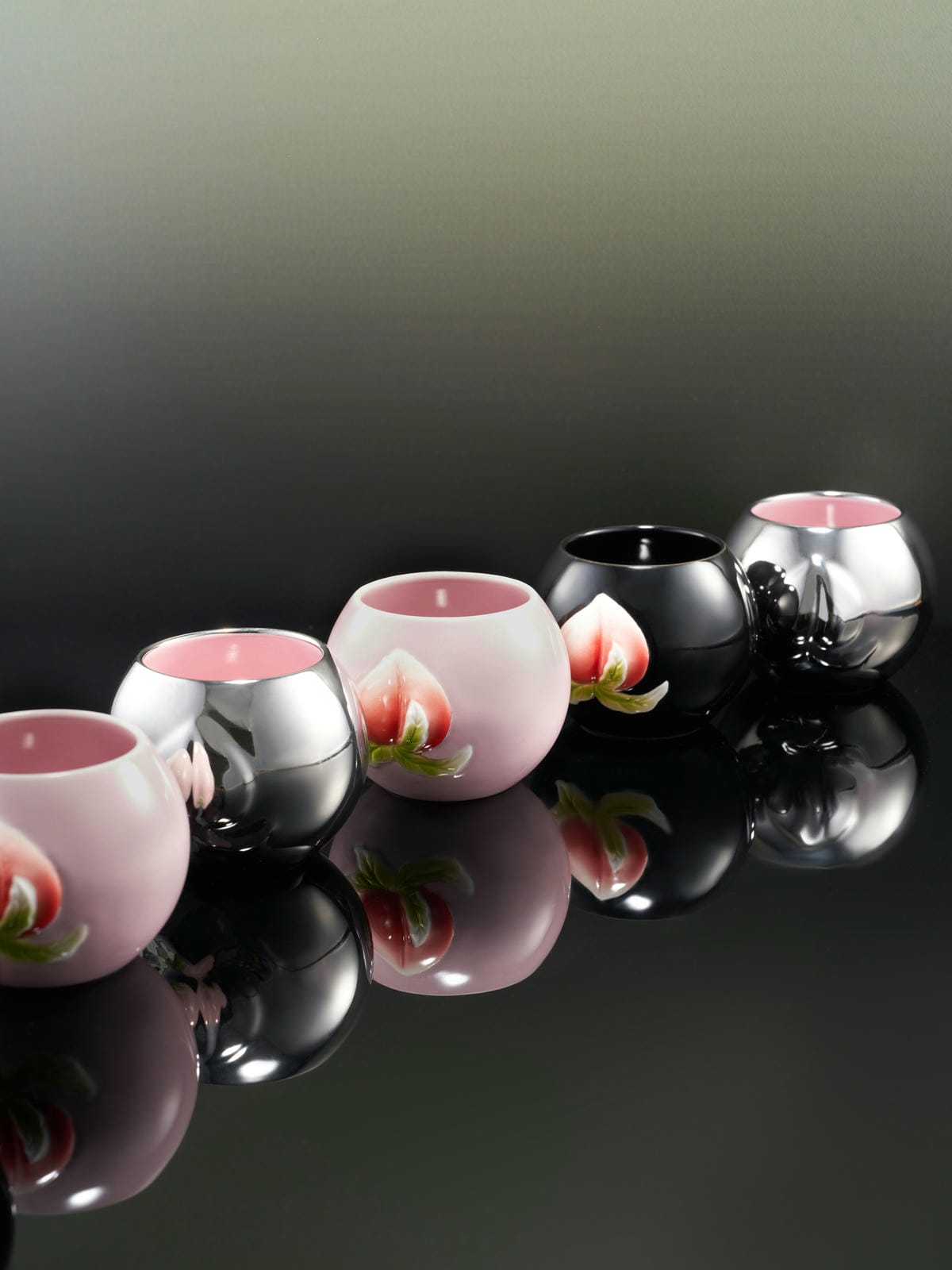 XI XING LE - Fulu Peach Round Teacups -  pair