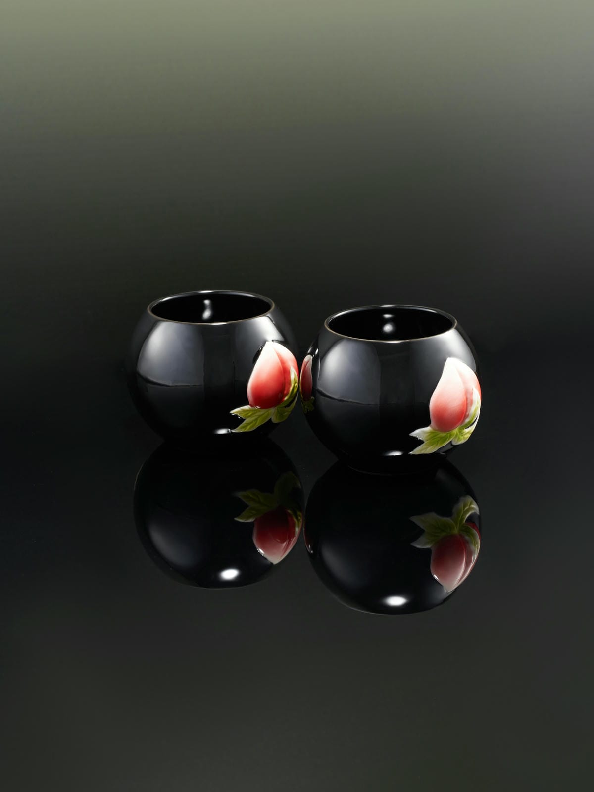 XI XING LE - Fulu Peach Round Teacups -  pair