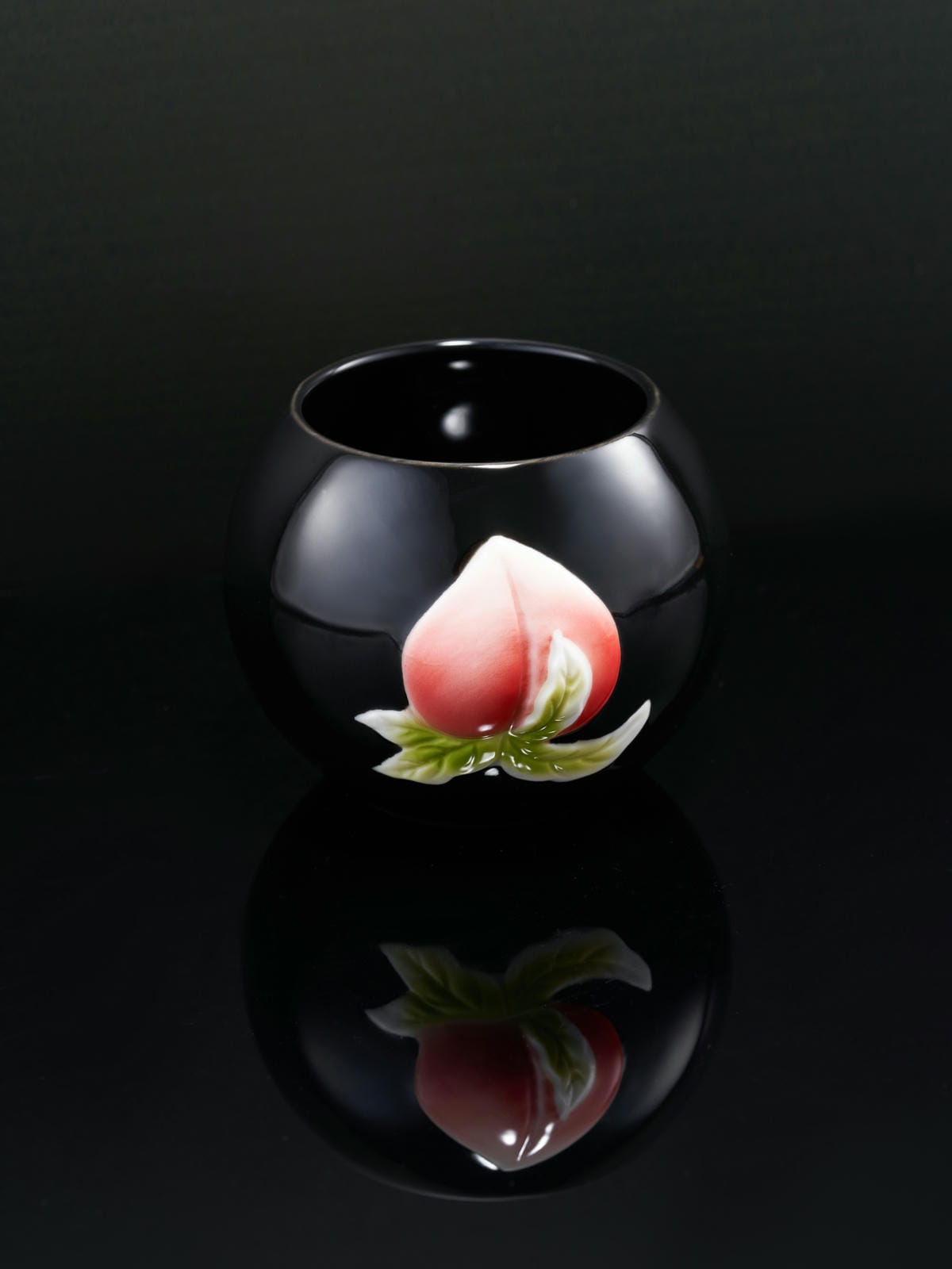 XI XING LE - Fulu Peach Round Teacups -  pair