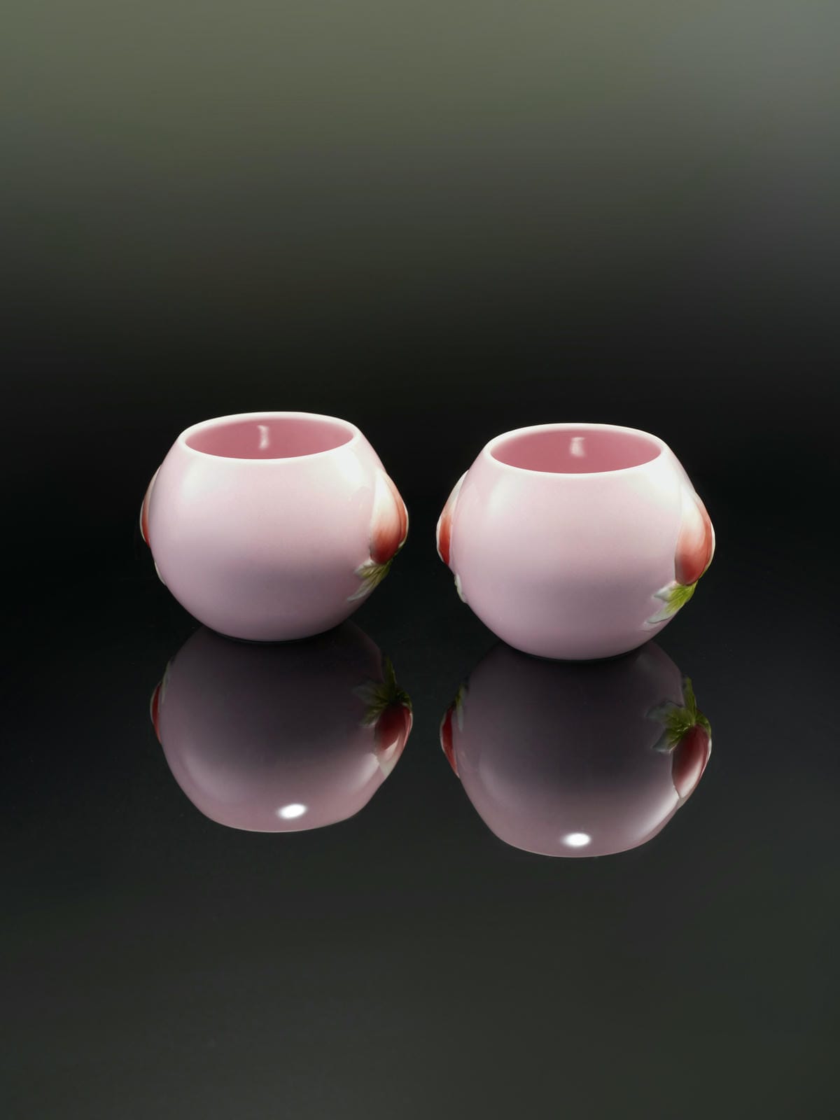XI XING LE - Fulu Peach Round Teacups -  pair