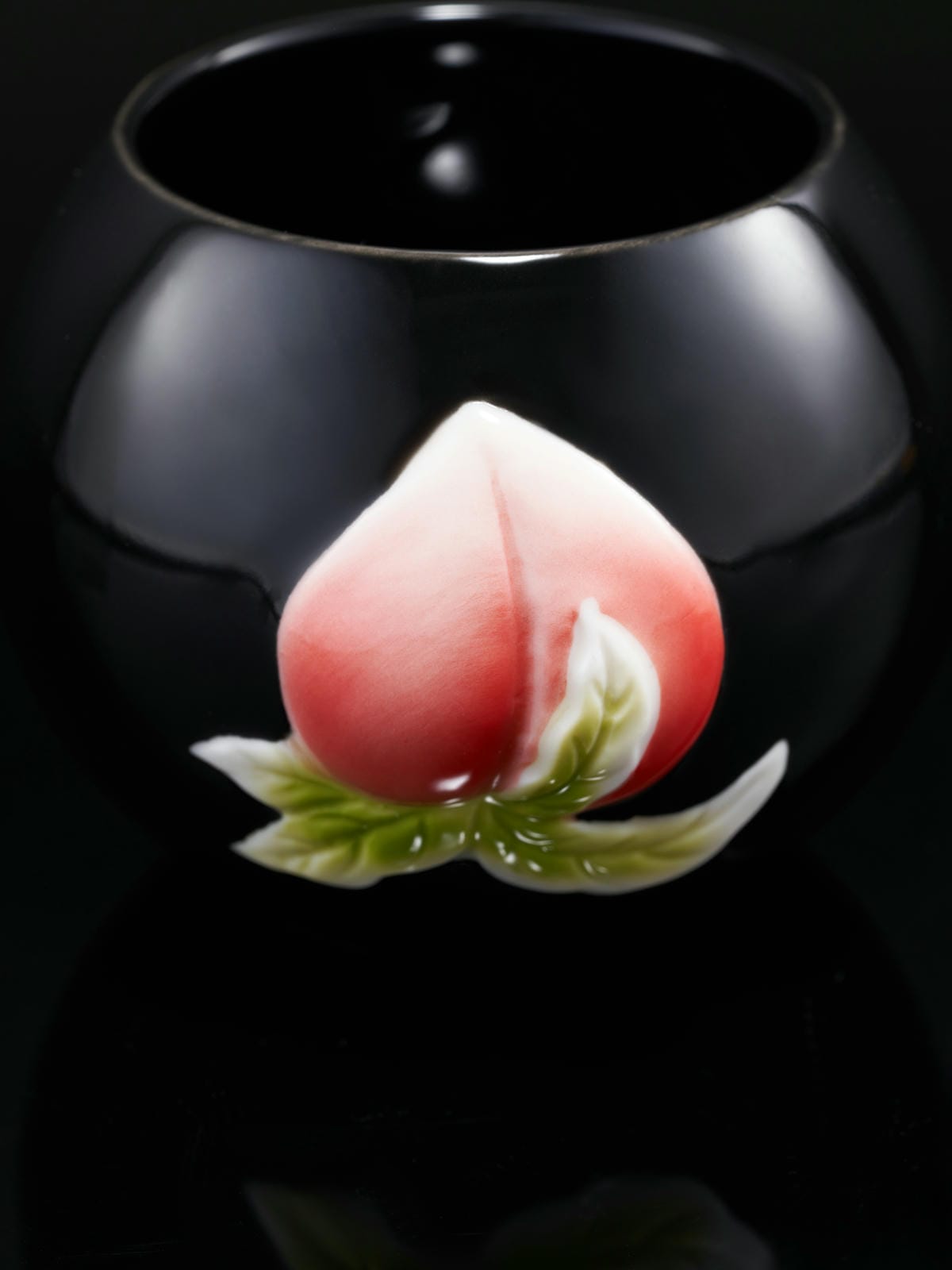 XI XING LE - Fulu Peach Round Teacups -  pair