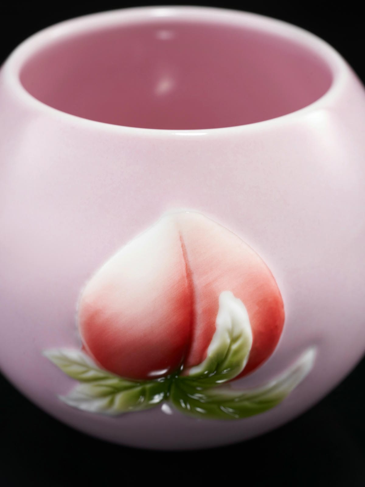 XI XING LE - Fulu Peach Round Teacups -  pair