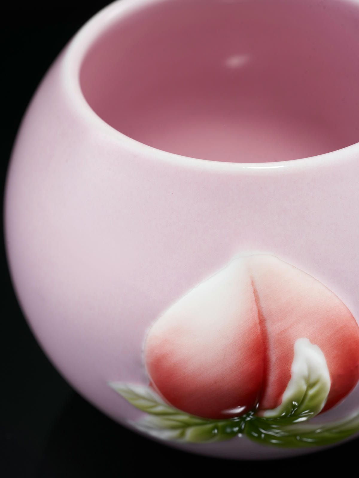 XI XING LE - Fulu Peach Round Teacups -  pair