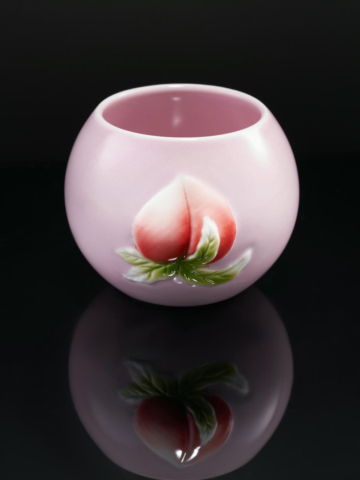 XI XING LE - Fulu Peach Round Teacups -  pair