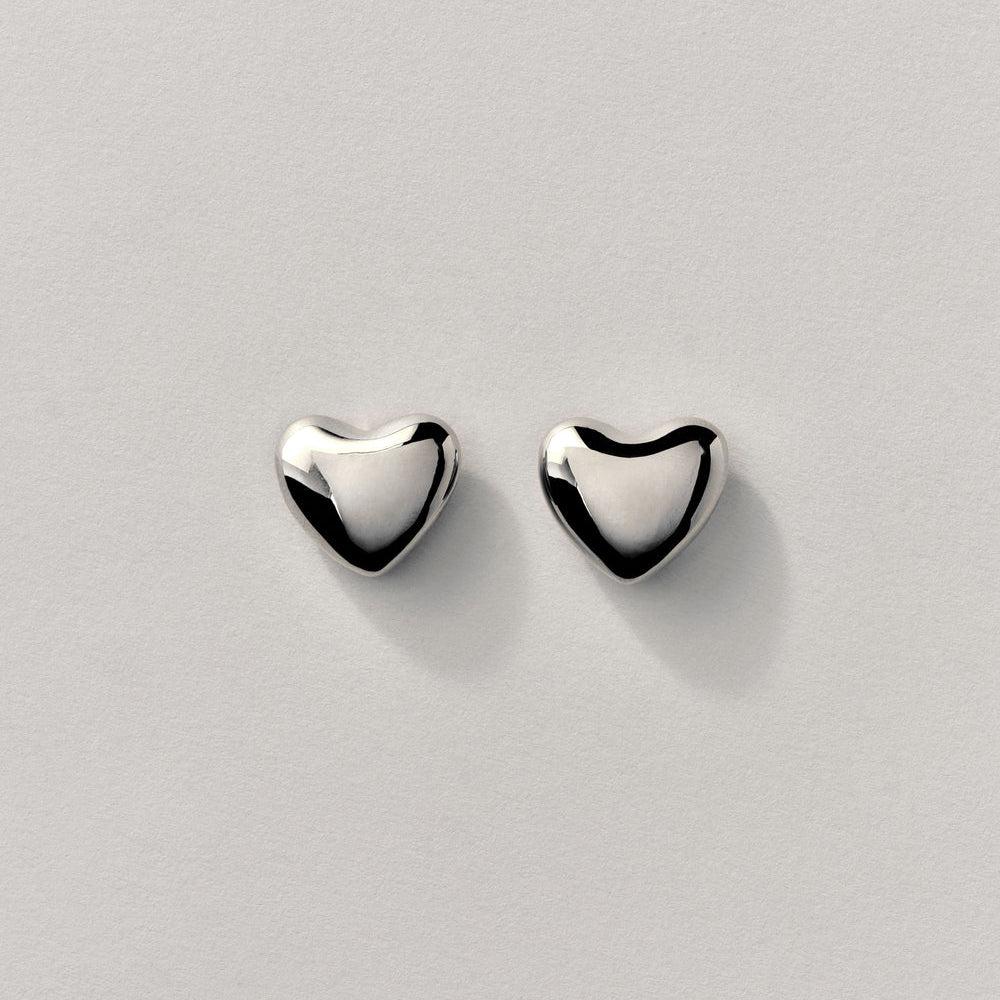 Annika Inez Voluptuous Heart Earring – Small