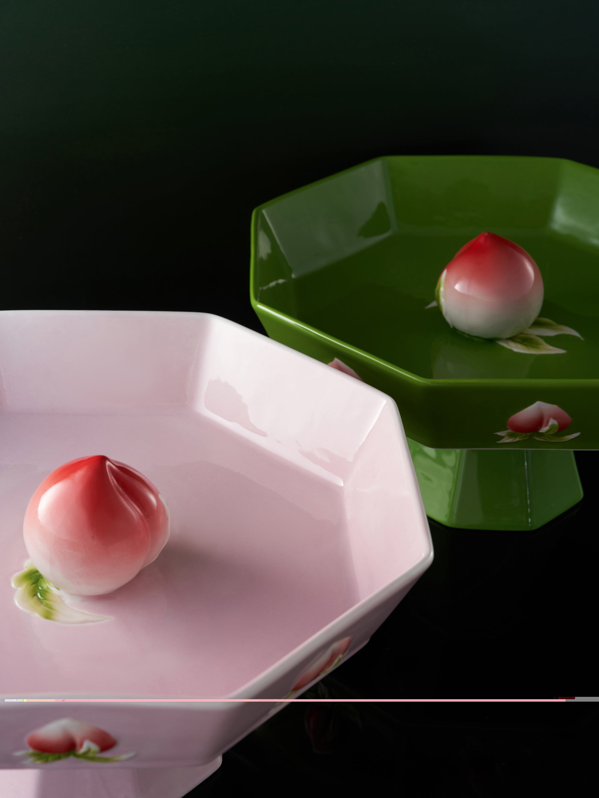XI XING LE - Fulu Peach Sculpture – Pedestal Plate