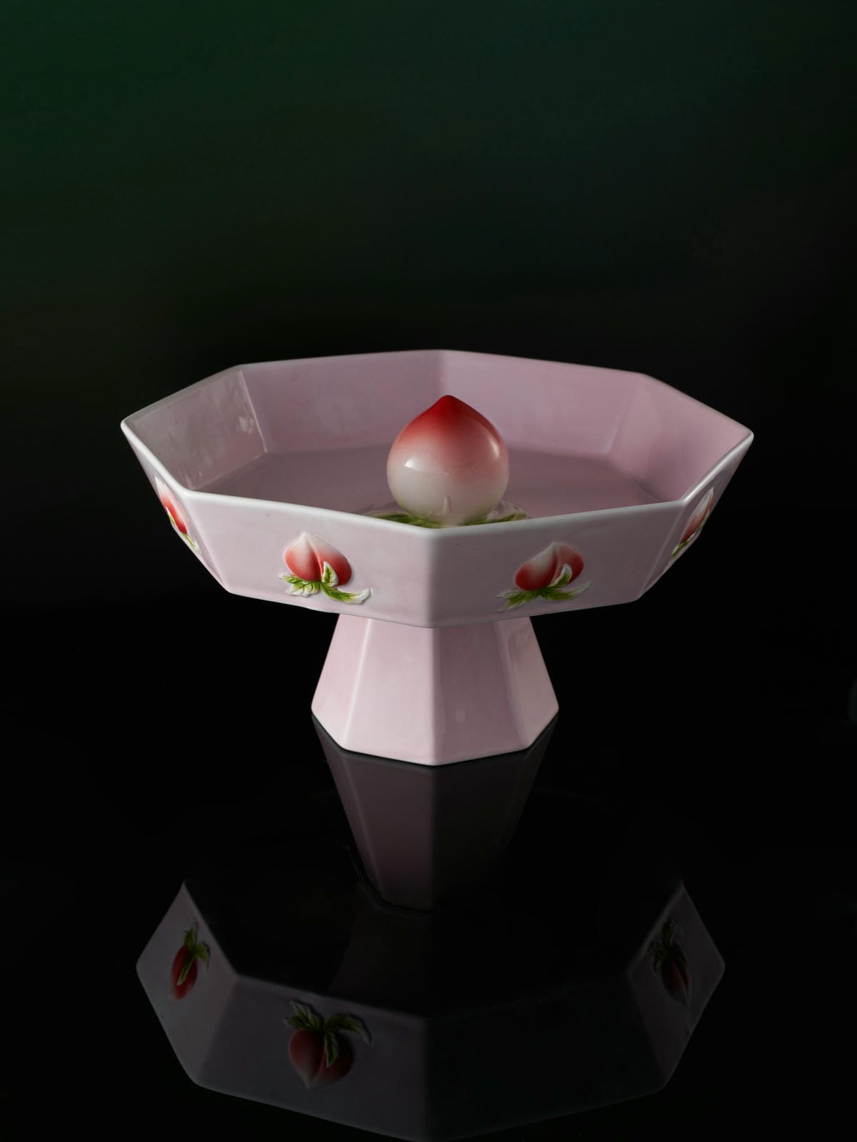 XI XING LE - Fulu Peach Sculpture – Pedestal Plate