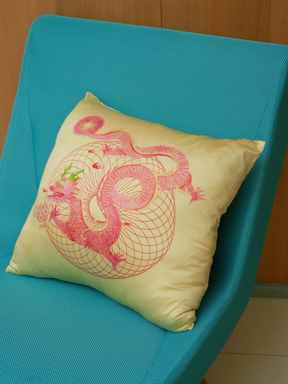 XI XING LE - Firework Pink Dragon Satin Cushion