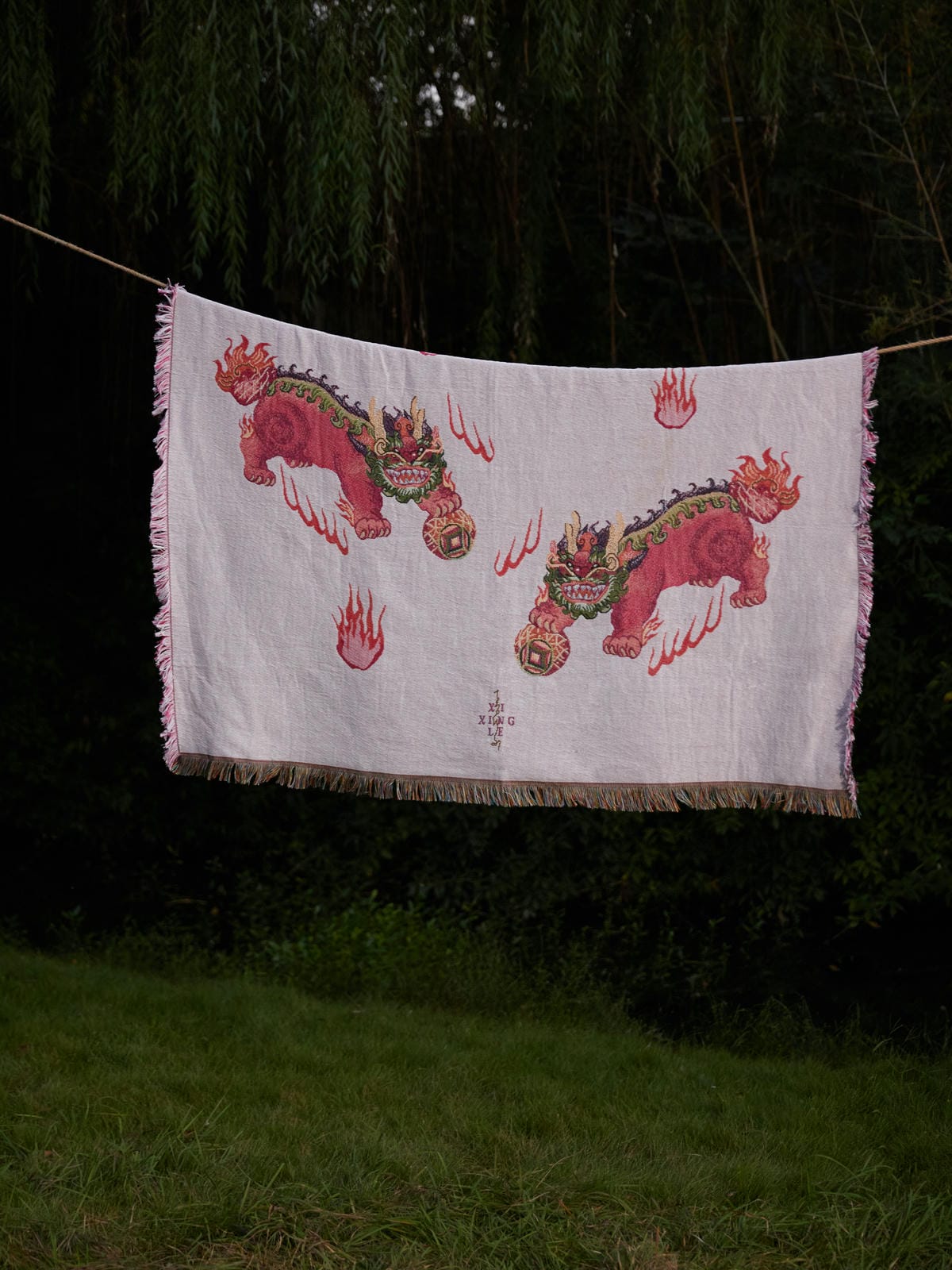 XI XING LE - Kirin Pink Throw Blanket